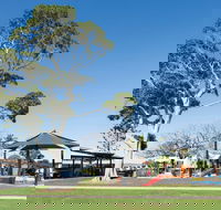 Eddie Santaguiliana Way - Hotel Accommodation