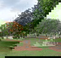 Mataranka War Memorial - Hotel Accommodation