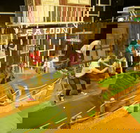 Mega Mini Golf - Hotel Accommodation