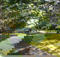 Millennium Esplanade and Tannum Sands Beach - Hotel Accommodation