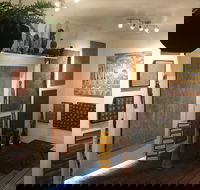Red Sand Aboriginal Art Gallery - Hotel Accommodation