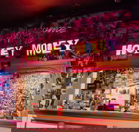 Holey Moley Charlestown - Hotel Accommodation