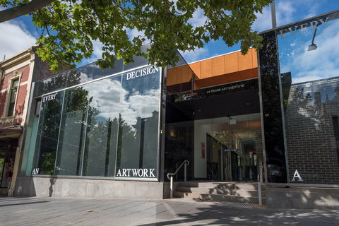 La Trobe Art Institute - Hotel Accommodation 0