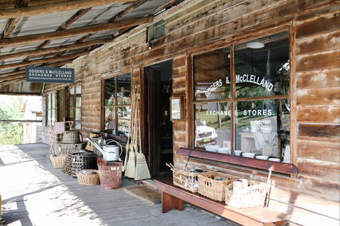 Odgers And McClelland Exchange Stores - Hotel Accommodation 1