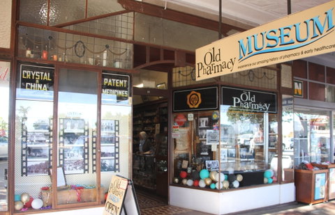 Old Pharmacy Museum  Childers - Hotel Accommodation 0