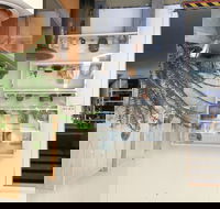 Tin Shed Artist Studios - Hotel Accommodation