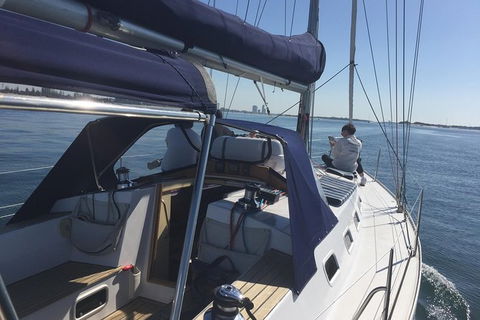 Gold Coast Sailing Cruise With Sparkling Wine & Nibbles Platter - Hotel Accommodation 4