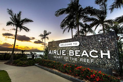 Airport Transfers - One Way Share Shuttle Service - Hotel Accommodation 1