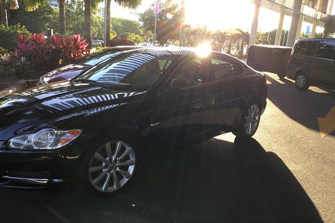 Jaguar Limousine Transfer Cairns Airport To City Or Return - Hotel Accommodation 3
