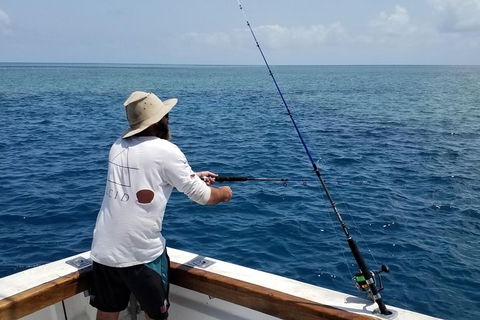 Full Day Whitsunday Reef Fishing Charter Boat - Hotel Accommodation 1