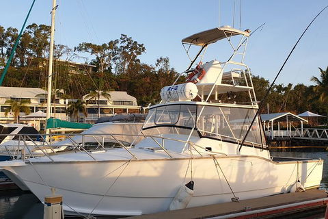 Full Day Whitsunday Reef Fishing Charter Boat - Hotel Accommodation 2