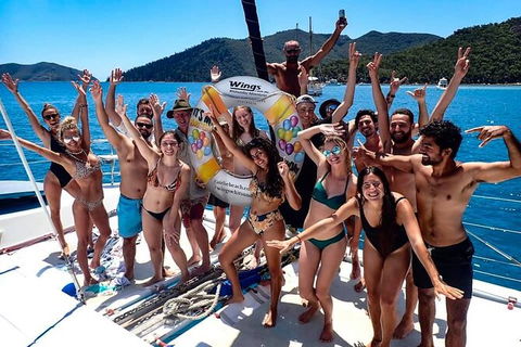2Day 2Night Sail, Snorkel & SUP Adventure Whitsundays Double - Hotel Accommodation 3