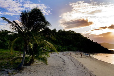 Small-Group Queensland Full-Day Sail Retreat Experience - Hotel Accommodation 0