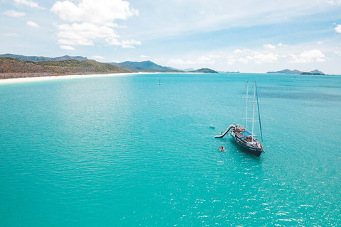 Day Sail The Whitsunday Islands On Atlantic Clipper From Airlie Beach - Hotel Accommodation 4