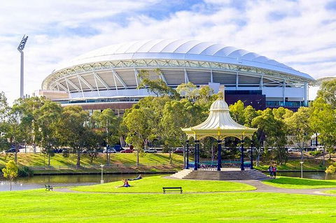 Arrival Private Transfers: Adelaide Airport ADL To Adelaide In Business Car - Hotel Accommodation 8