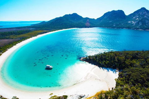 Wineglass Bay Private Charter Service - Hotel Accommodation 1