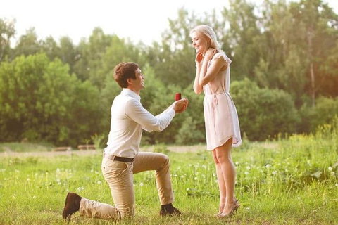 Romance Cruise + Scenic Tour + Beer Tasting + 3 Course Lunch + Hamper - Hotel Accommodation 0