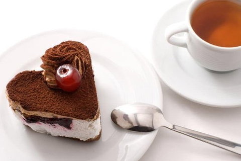 Romance Cruise + Scenic Tour + Beer Tasting + 3 Course Lunch + Hamper - Hotel Accommodation 1