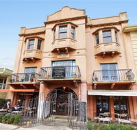 Dog's Bar Wine Bar Restaurant  Arts Hub - Hotel Accommodation