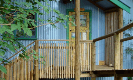 Blue Poles Gallery - Hotel Accommodation