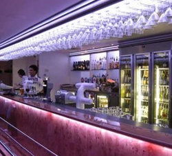 Helm Bar - Hotel Accommodation 1