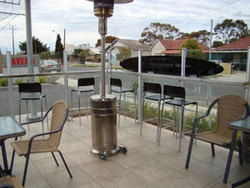 Wee Willie's Tavern - Hotel Accommodation 2