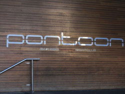 Pontoon Bar - Hotel Accommodation 1