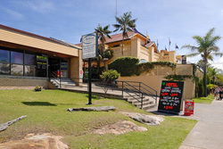 Harbord Beach Hotel - Hotel Accommodation 3