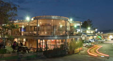 Castle Hill Tavern - Hotel Accommodation 0