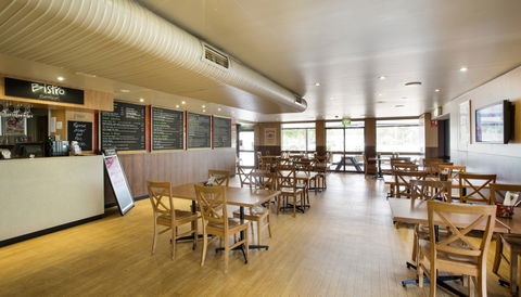 Castle Hill Tavern - Hotel Accommodation 2