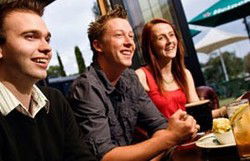 Mick O'Sheas's Irish Pub - Hotel Accommodation 1