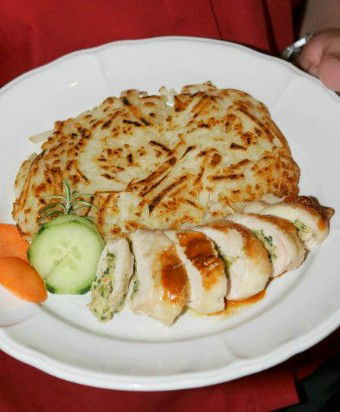Des Alpes Swiss Restaurant - Hotel Accommodation 4
