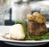 Bugzies Seafood Restaurant - Hotel Accommodation