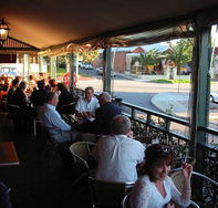 Paddy Maguire's Pub - Hotel Accommodation