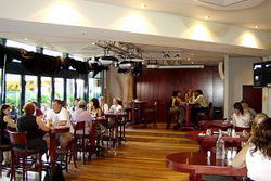 The Deck Bar - Hotel Accommodation 3