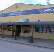 The Lake George Hotel - Hotel Accommodation