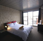 St Kilda Beach House - Hotel Accommodation