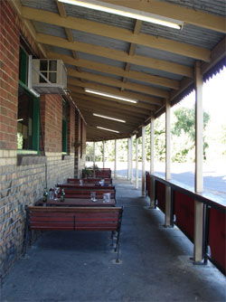 Railway Hotel - Hotel Accommodation 1
