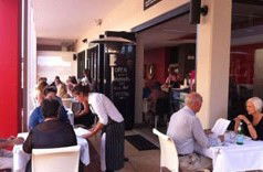 Andiamo Licensed Cafe Restaurant - Hotel Accommodation 1