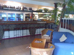 Clifton Capers Bar & Grill - Hotel Accommodation 3