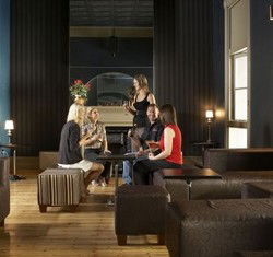 Canton Lounge Bar - Hotel Accommodation 3