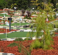 18 Hole Mini Golf - Club Husky - Hotel Accommodation