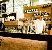 Mistress Bourke And The King - Hotel Accommodation