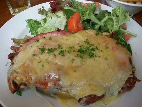 Mount Larcom Royal Hotel - Hotel Accommodation 2