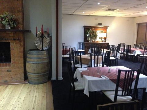 Moyhu Hotel - Hotel Accommodation 2