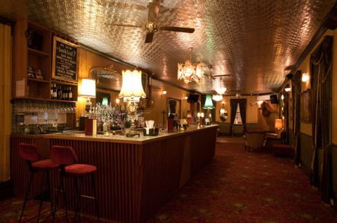 Back Bar Cocktail Lounge & Function Venue - Hotel Accommodation 1