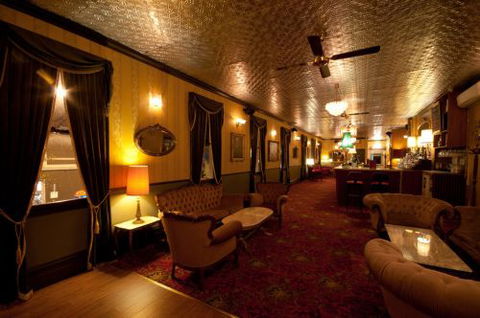 Back Bar Cocktail Lounge & Function Venue - Hotel Accommodation 2