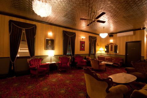 Back Bar Cocktail Lounge & Function Venue - Hotel Accommodation 3