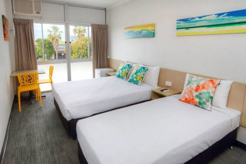 Palm Beach Hotel - Hotel Accommodation 0