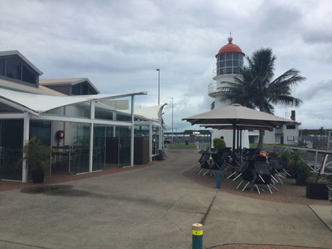 Sails Sports Bar - Hotel Accommodation 6